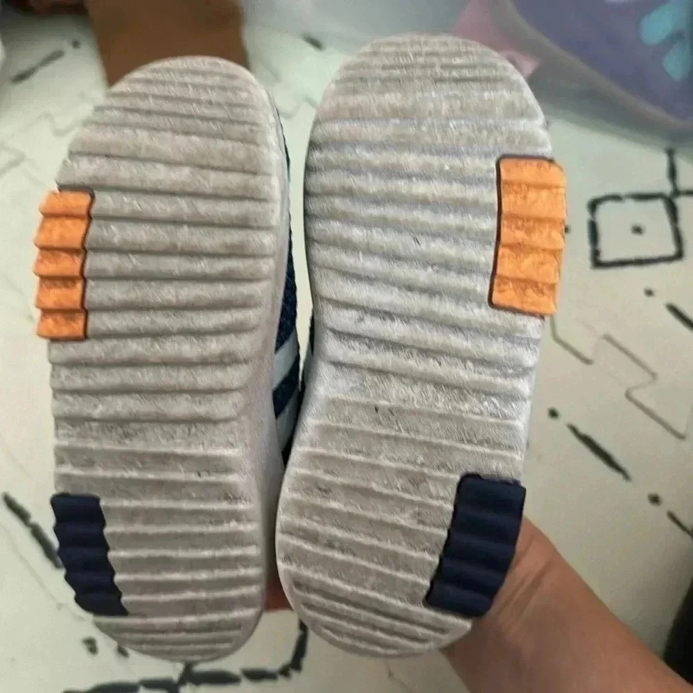 Adidas Soccer Shoes - Picture 2 of 3